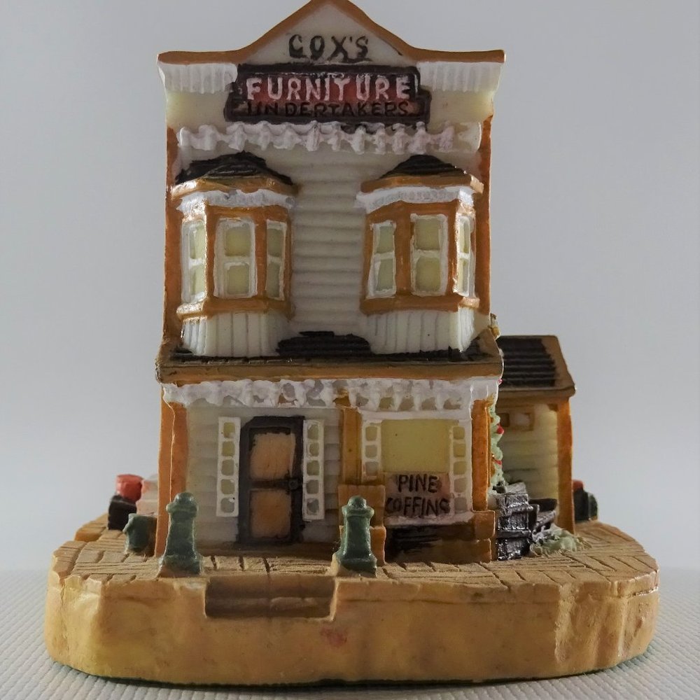 Liberty Falls The American Collection 1993 Cox's Furniture & Undertakers AH38